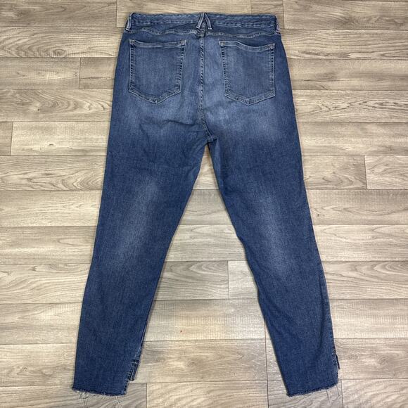 Good American High Rise Good Legs Straight Leg Jeans Medium Wash sz 22 - Picture 6 of 8